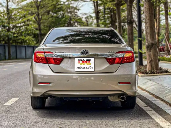Toyota Camry 2.5Q 2014 - Xe sang trọng màu Vàng Đồng giá tốt