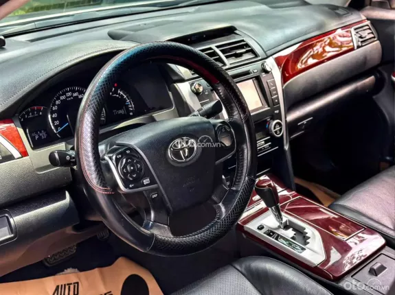 Toyota Camry 2.5Q 2014 - Xe sang trọng màu Vàng Đồng giá tốt