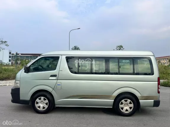 Toyota Hiace 2011 - Bán Hiace tải van 6 chỗ sản xuất năm 2011 máy Dầu, tải 820kg