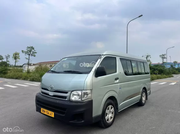 Toyota Hiace 2011 - Bán Hiace tải van 6 chỗ sản xuất năm 2011 máy Dầu, tải 820kg