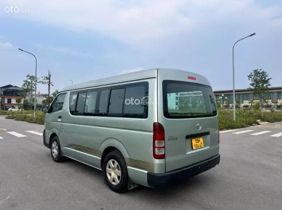 Toyota Hiace 2011 - Bán Hiace tải van 6 chỗ sản xuất năm 2011 máy Dầu, tải 820kg