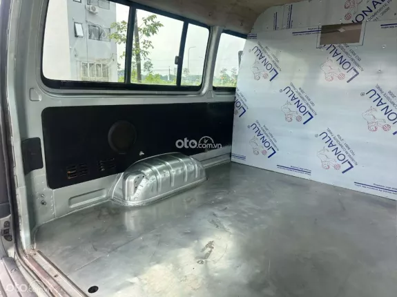 Toyota Hiace 2011 - Bán Hiace tải van 6 chỗ sản xuất năm 2011 máy Dầu, tải 820kg