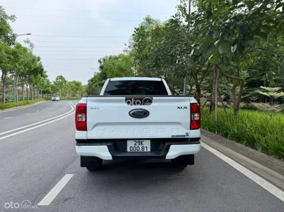 Ford Ranger XLS 2.0L 4x4 AT 2023 - Xe bán tải mạnh mẽ, tiết kiệm nhiên liệu