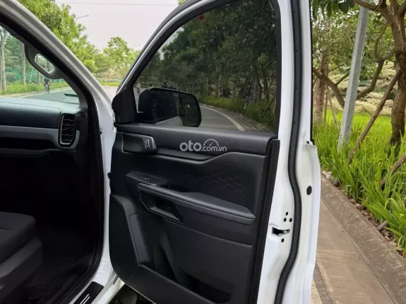 Ford Ranger XLS 2.0L 4x4 AT 2023 - Xe bán tải mạnh mẽ, tiết kiệm nhiên liệu