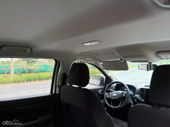 Ford Ranger XLS 2.0L 4x4 AT 2023 - Xe bán tải mạnh mẽ, tiết kiệm nhiên liệu