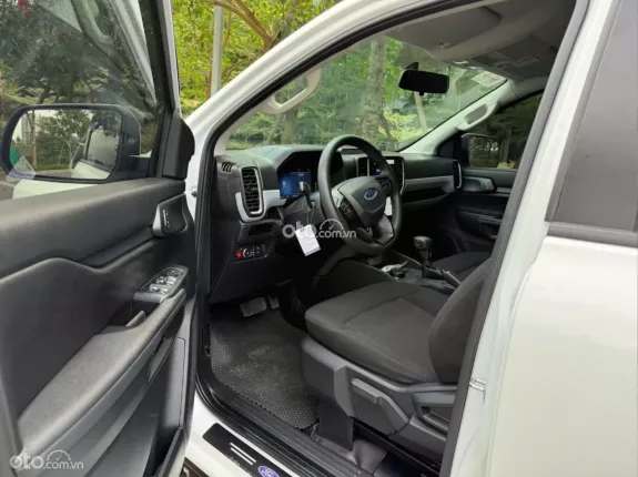 Ford Ranger XLS 2.0L 4x4 AT 2023 - Xe bán tải mạnh mẽ, tiết kiệm nhiên liệu