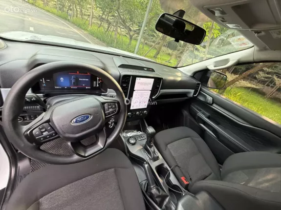 Ford Ranger XLS 2.0L 4x4 AT 2023 - Xe bán tải mạnh mẽ, tiết kiệm nhiên liệu