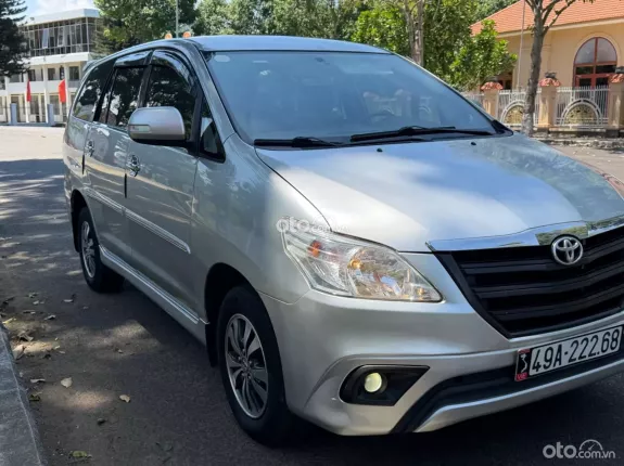 Toyota Innova 2.0E 2015 - Xe gia đình