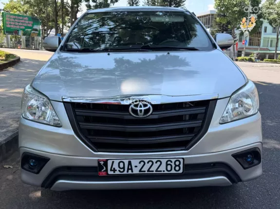 Toyota Innova 2.0E 2015 - Xe gia đình