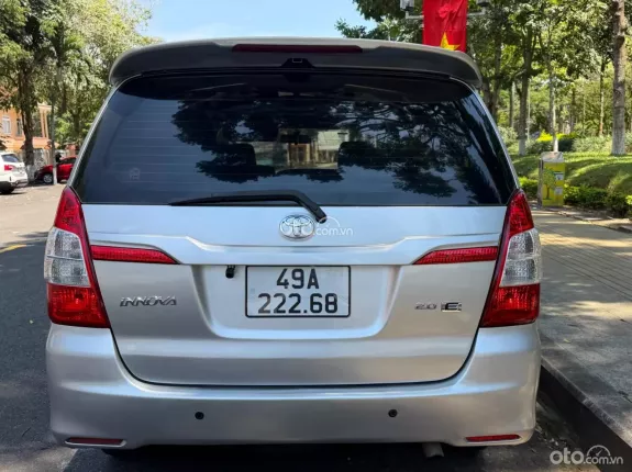 Toyota Innova 2.0E 2015 - Xe gia đình