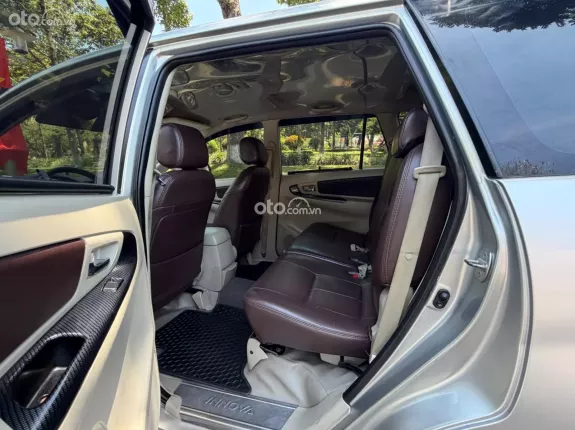 Toyota Innova 2.0E 2015 - Xe gia đình