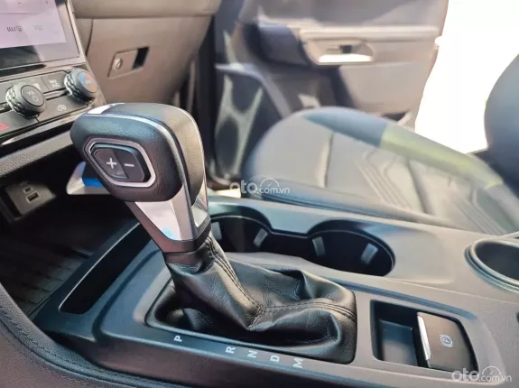 Ford Everest Titanium 2.0 AT 4x2 2023 - Xe cực mới, ngân hàng hỗ trợ cao