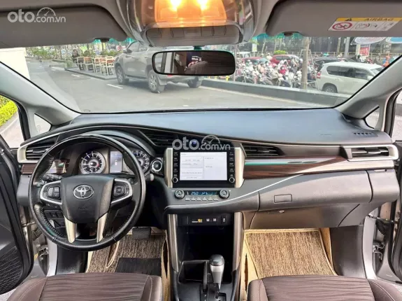 Toyota Innova 2.0G 2023 - Xe đẹp bản G, đủ hồ sơ sang tên