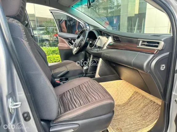 Toyota Innova 2.0G 2023 - Xe đẹp bản G, đủ hồ sơ sang tên