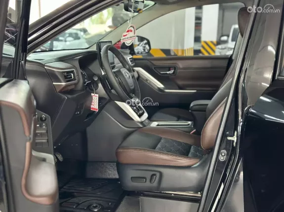 Toyota Innova Cross Xăng 2025 - Xe đẹp tại Hãng, liên hệ em