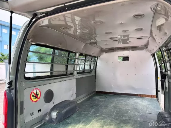 Toyota Hiace 2009 - Bán Hiace tải van 3 chỗ đời 2009, máy dầu