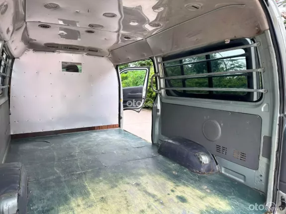 Toyota Hiace 2009 - Bán Hiace tải van 3 chỗ đời 2009, máy dầu