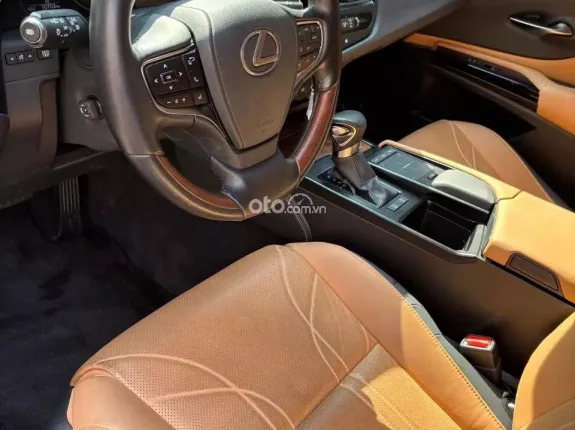 Lexus ES 250 F-Sport 2021 - Xe đẹp như mới