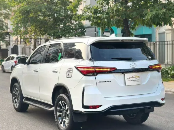 Toyota Fortuner 2.4 AT 4x2 Legender 2021 - SUV 7 chỗ phiên bản thể thao