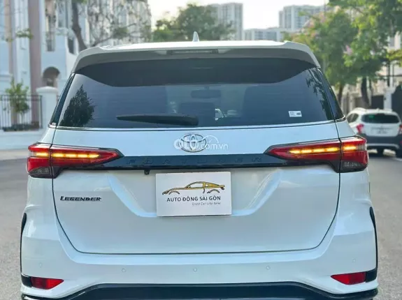 Toyota Fortuner 2.4 AT 4x2 Legender 2021 - SUV 7 chỗ phiên bản thể thao