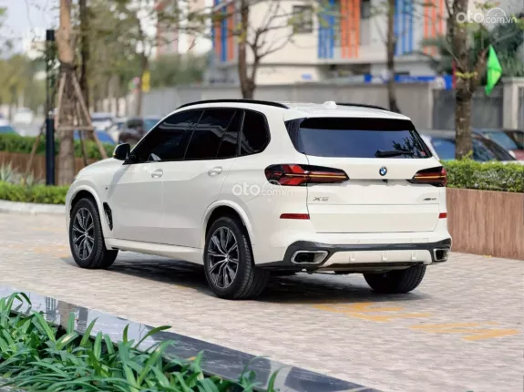 BMW X5 xDrive40i Msport 2024 - Xe màu trắng nội thất nâu