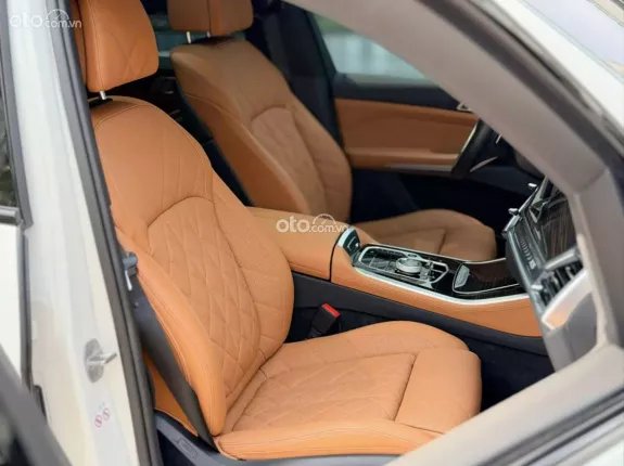 BMW X5 xDrive40i Msport 2024 - Xe màu trắng nội thất nâu