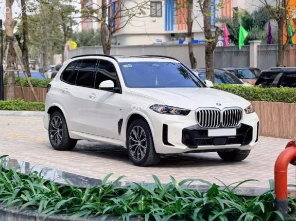 BMW X5 xDrive40i Msport 2024 - Xe màu trắng nội thất nâu