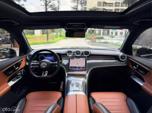 Mercedes-Benz GLC 300 4Matic 2023 - Xe đẹp nội thất nâu, giá cực tốt