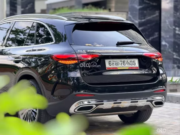 Mercedes-Benz GLC 300 4Matic 2023 - Xe đẹp nội thất nâu, giá cực tốt