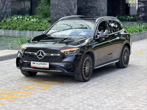 Mercedes-Benz GLC 300 4Matic 2023 - Xe đẹp nội thất nâu, giá cực tốt