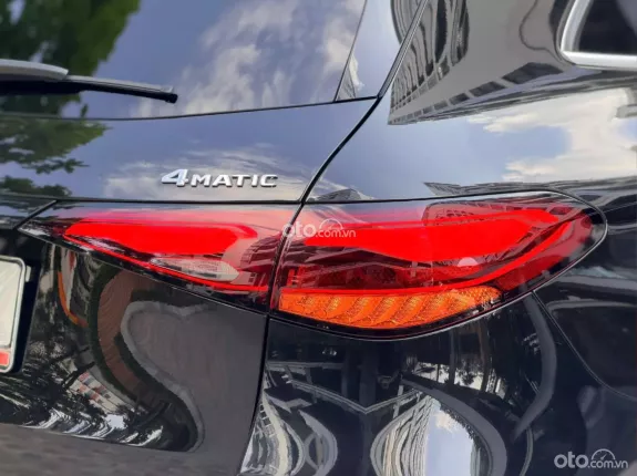Mercedes-Benz GLC 300 4Matic 2023 - Xe đẹp nội thất nâu, giá cực tốt
