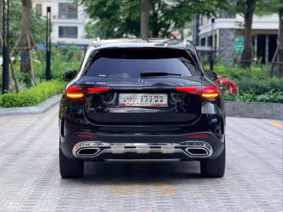 Mercedes-Benz GLC 300 4Matic 2023 - Xe đẹp nội thất nâu, giá cực tốt
