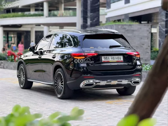 Mercedes-Benz GLC 300 4Matic 2023 - Xe đẹp nội thất nâu, giá cực tốt