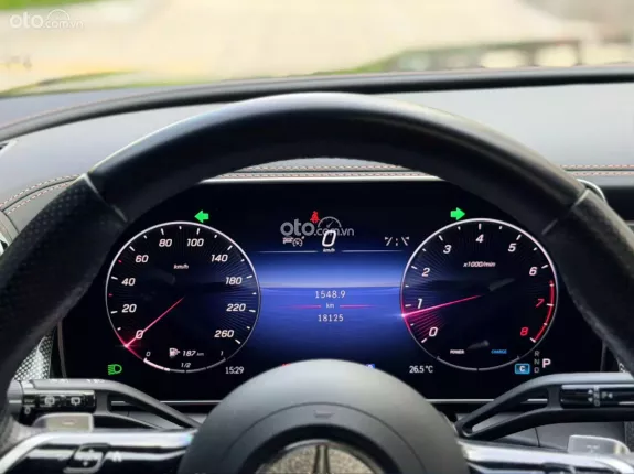 Mercedes-Benz GLC 300 4Matic 2023 - Xe đẹp nội thất nâu, giá cực tốt