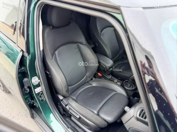 Mini Cooper S 5 cửa 2018 - Xe đẹp nội thất đen