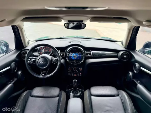 Mini Cooper S 5 cửa 2018 - Xe đẹp nội thất đen