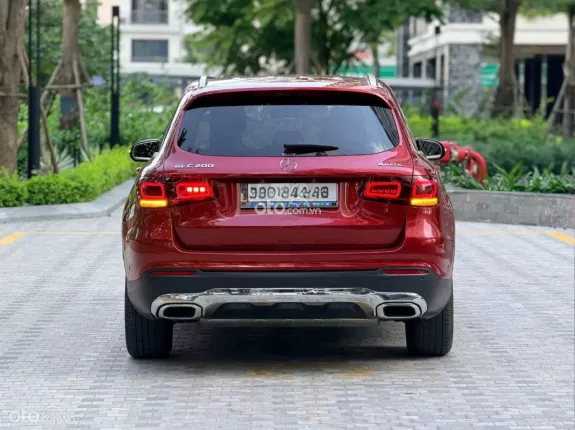 Mercedes-Benz GLC 200 4Matic 2019 - Xe màu đỏ, nội thất đen