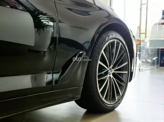 BMW 520i Luxury Line 2022 - BMW 520i Luxury Line 2022 Black Edition cực đẹp