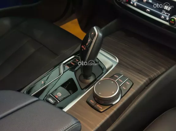 BMW 520i Luxury Line 2022 - BMW 520i Luxury Line 2022 Black Edition cực đẹp