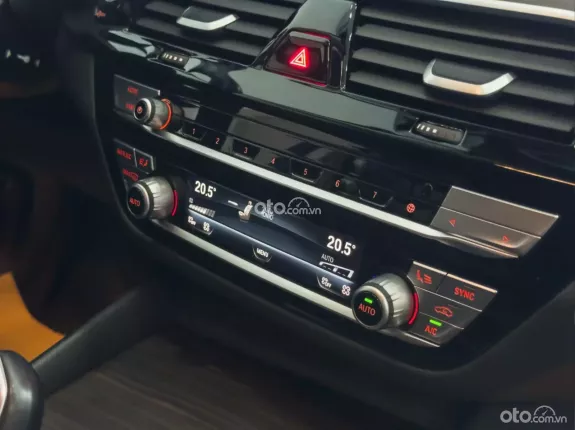 BMW 520i Luxury Line 2022 - BMW 520i Luxury Line 2022 Black Edition cực đẹp