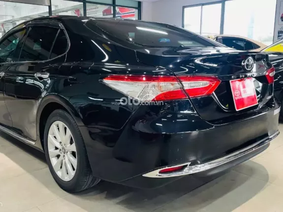 Toyota Camry 2.0G 2019 - BH chính hãng