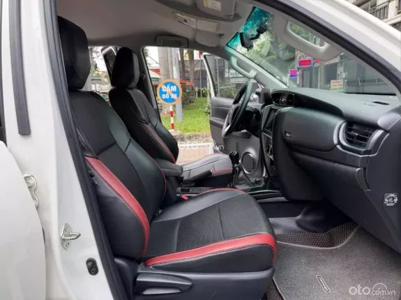 Toyota Fortuner 2.4 MT 4x2 2021 - Xe 1 chủ từ đầu