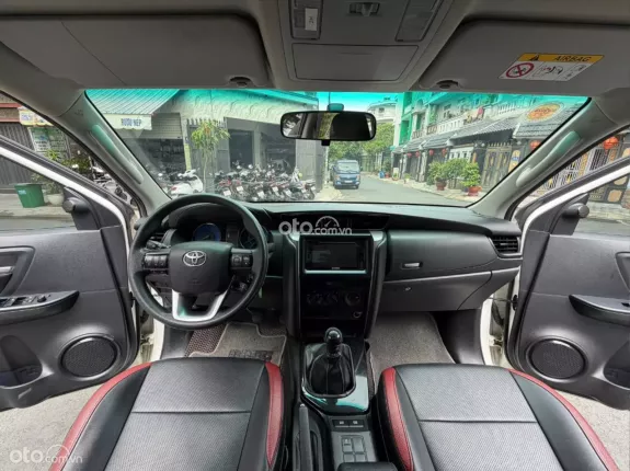 Toyota Fortuner 2.4 MT 4x2 2021 - Xe 1 chủ từ đầu