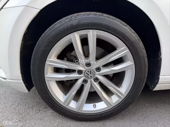 Volkswagen Passat 1.8 TSI Blue Motion 2016 - Xe sedan cao cấp, trang bị tiện nghi vượt trội