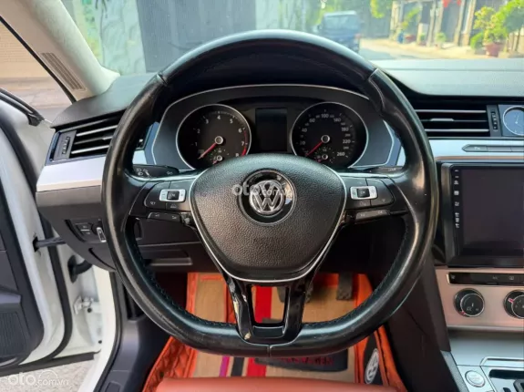 Volkswagen Passat 1.8 TSI Blue Motion 2016 - Xe sedan cao cấp, trang bị tiện nghi vượt trội