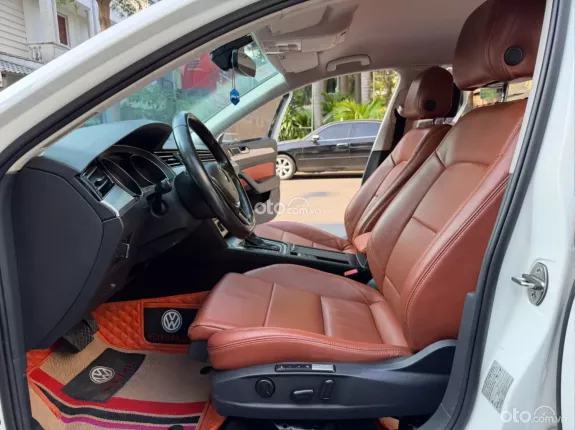 Volkswagen Passat 1.8 TSI Blue Motion 2016 - Xe sedan cao cấp, trang bị tiện nghi vượt trội