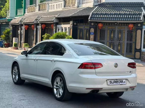 Volkswagen Passat 1.8 TSI Blue Motion 2016 - Xe sedan cao cấp, trang bị tiện nghi vượt trội