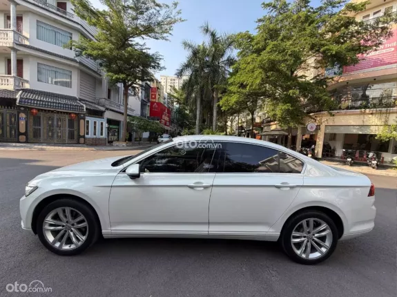 Volkswagen Passat 1.8 TSI Blue Motion 2016 - Xe sedan cao cấp, trang bị tiện nghi vượt trội