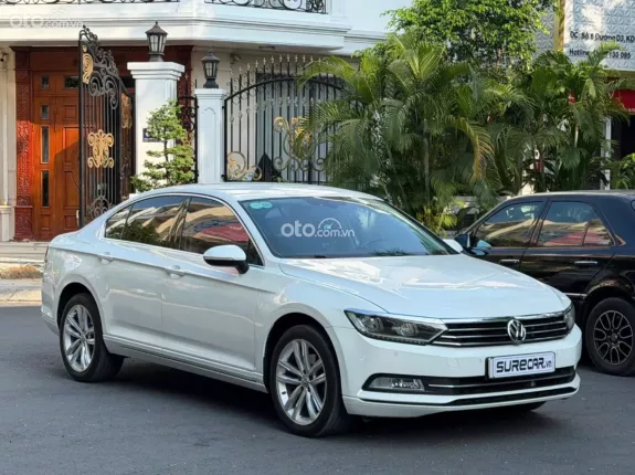 Volkswagen Passat 1.8 TSI Blue Motion 2016 - Xe sedan cao cấp, trang bị tiện nghi vượt trội