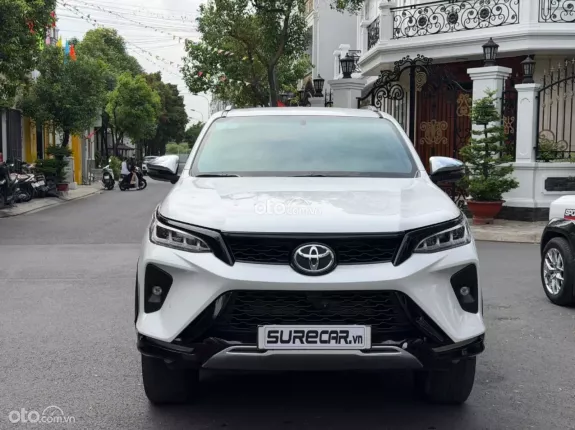 Toyota Fortuner 2.4 AT 4x2 Legender 2022 - Xe full lịch sử hãng
